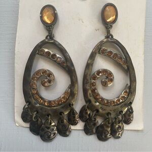 Set earrings amber colored stone